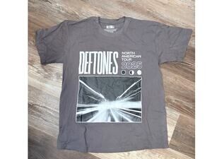 Deftones 2025 Concert Tour tee shirt gray size Large band punk rock funk metal